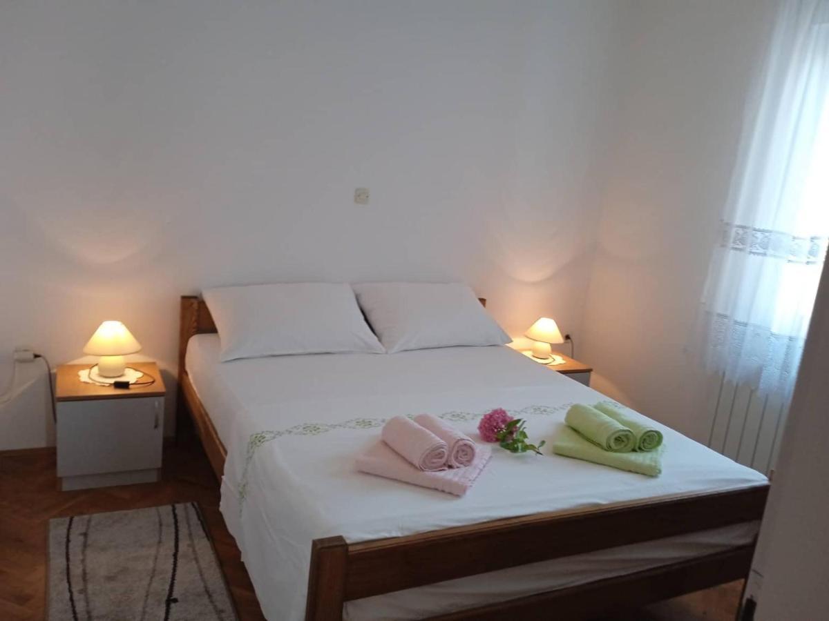 Apartmani Vesna ルン エクステリア 写真